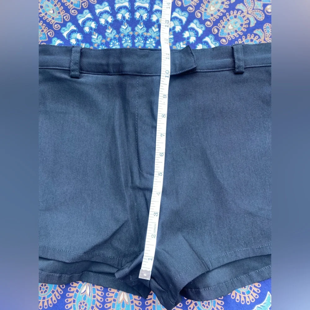 Nasty Gal Black Shorts - L